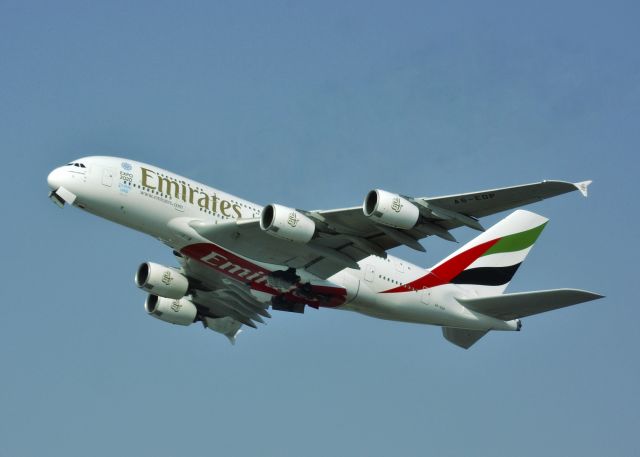 Airbus A380-800 (A6-EDP) - Emirates Airbus A380-861 A6-EDP leaving Dubai 
