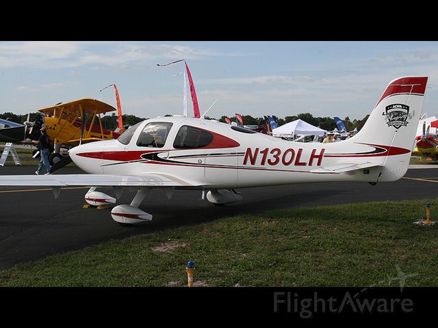 Cirrus SR-22 (N130LH) - New paint for the AOPA Sweeps aircraft