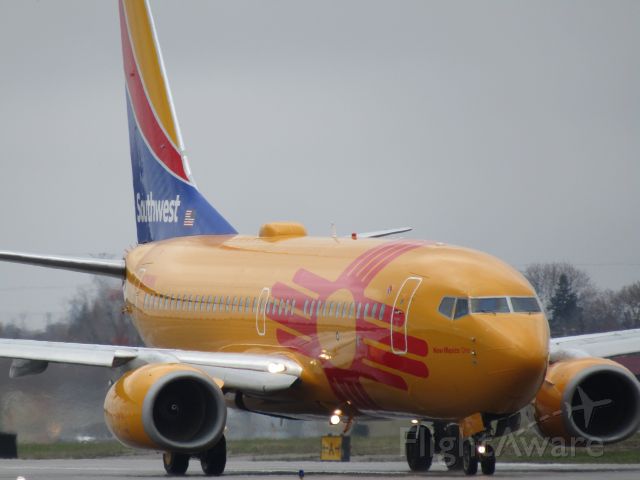 Boeing 737-700 (N781WN) - Southwest's New Mexico One livery at Buffalo! Select "FULL" for HD quality!
