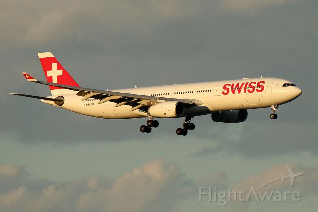 Airbus A330-300 (HB-JHA) - SWR 52 on final approach to 22L