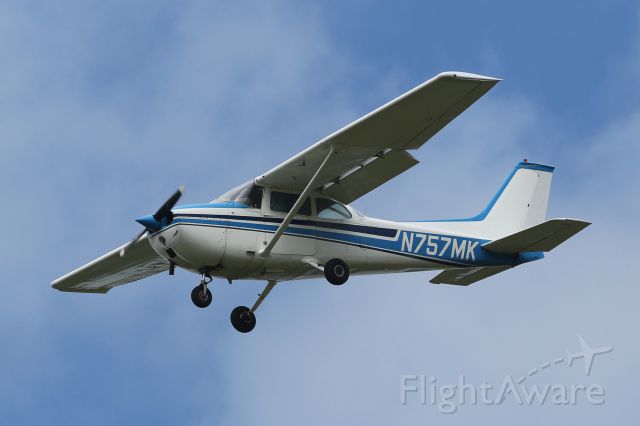 Cessna Skyhawk (N757MK)