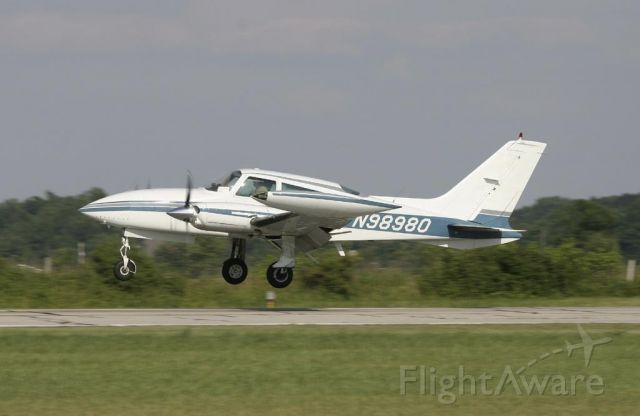 Cessna 310 (N98980)