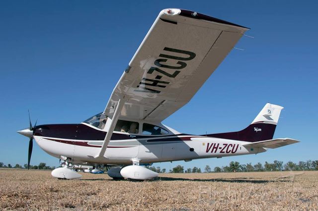 Cessna Skylane (VH-ZCU)