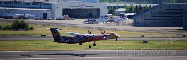 de Havilland Dash 8-400 (N425QX) - Horizon Airlines Dash-8 Q400 With 25th Anniversary Livery Leaves 28L at Portland International Airport.