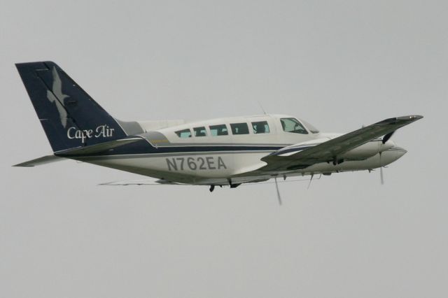 Cessna 402 (N762EA)