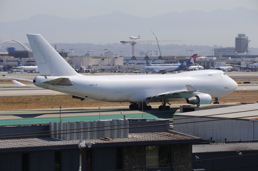 Boeing 747-400 (N404KZ)
