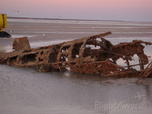 — — - Remains of a Catalina destroyed in the Air raiding of Broome Western Australia (03/03/1942)