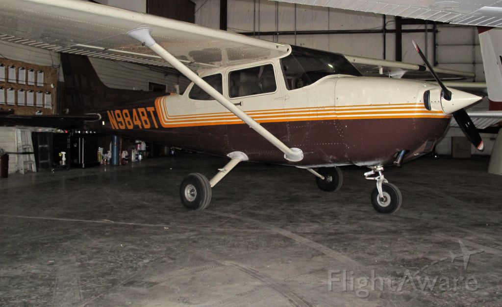 Cessna Skyhawk (N984BT) - Great flight school at Moore Aviation!