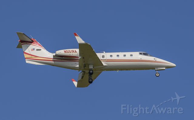 Learjet 55 (N551RA) - Runway 02L arrival @KDPA.