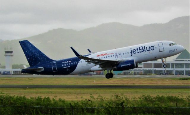 Airbus A320 (N709JB)