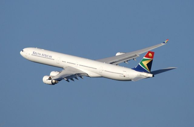 Airbus A340-600 (ZS-SNA) - South African Airways climbing from RWY 1R