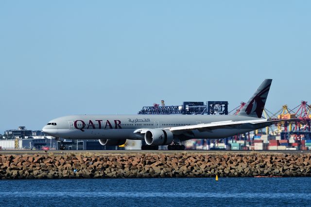 BOEING 777-300 (A7-BEF) - A7-BEF Qatar Airways Boeing 777-3DZ(ER) YSSY 20 MAY 2018
