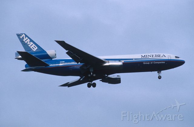 McDonnell Douglas DC-10 (N10MB) - Final Approach to Narita Intl Airport Rwy34L on 2001/07/08