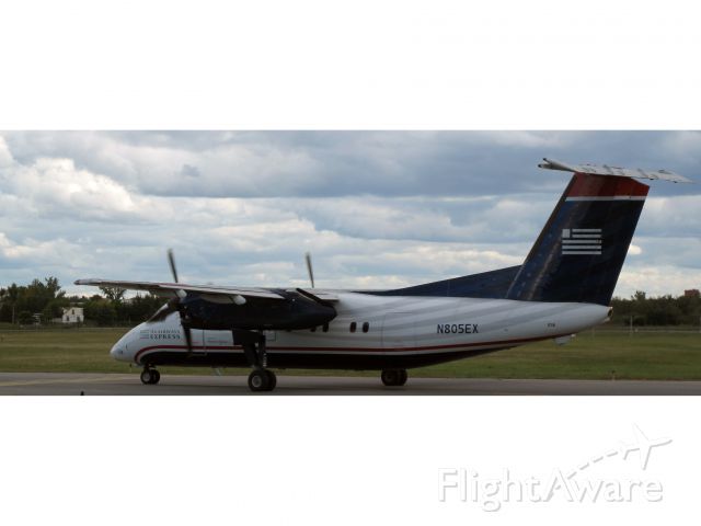 de Havilland Dash 8-200 (N805EX)