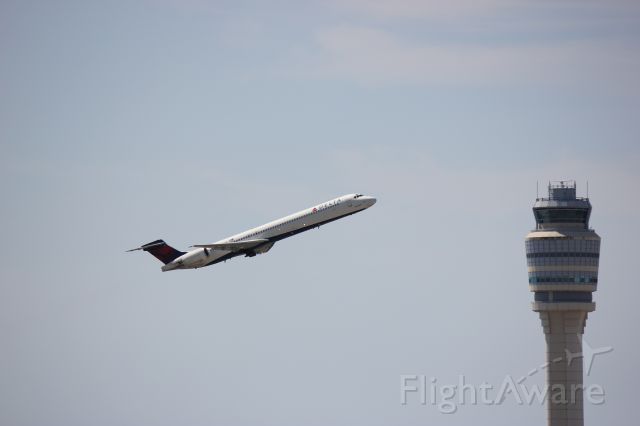 McDonnell Douglas MD-90 (N925DN) - Final MD90 departure from ATL. Flight 3294 enroute to BYH.