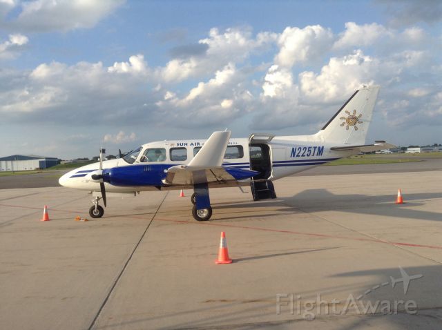 Piper Navajo (N225TM) - Sun Air International Piper PA-31 parked at KHGR after operating flight 2458 from KIAD.