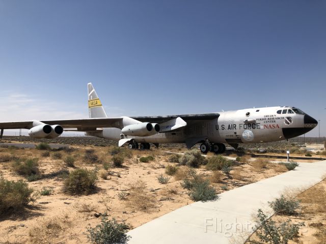 Boeing B-52 Stratofortress (0008) - Edwards AFB Test B-52