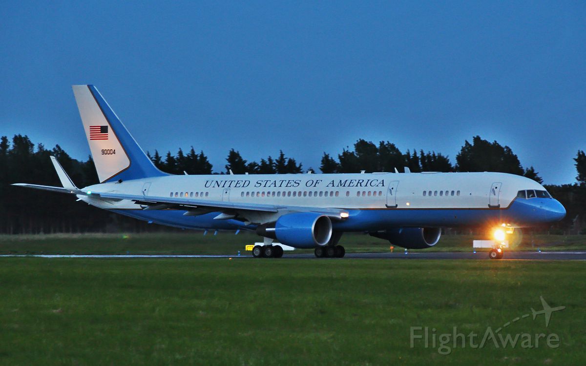 99-0004 — - usaf c-32a 99-0004 late evening dep from shannon 7/6/14.