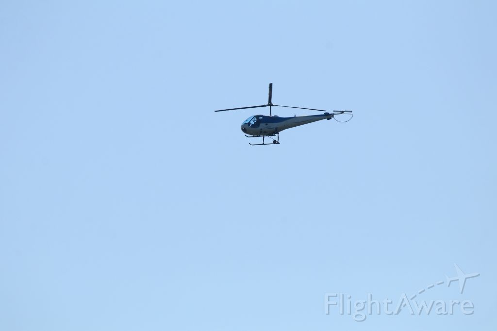 N5699V — - Saw helo flying overhead while in Niagara Falls, NY