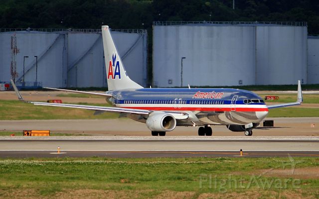 Boeing 737-800 (N820NN) - Taxing into position for takeoff on 20 center at KBNA