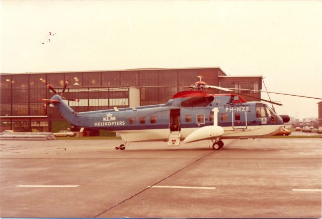 Sikorsky Sea King (PH-NZF) - KLM Helikopters Sikorsky S-61N EHAM Schiphol Oost;This strong helicopter has 40 years for transport to and from oil rigs. Used to be mostly from Schiphol-Oost and later mainly from Den Helder. Archief 1975