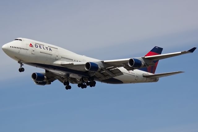 Boeing 747-400 (N663US) - Delta 99 arriving from Paris.  04/12/2015. 