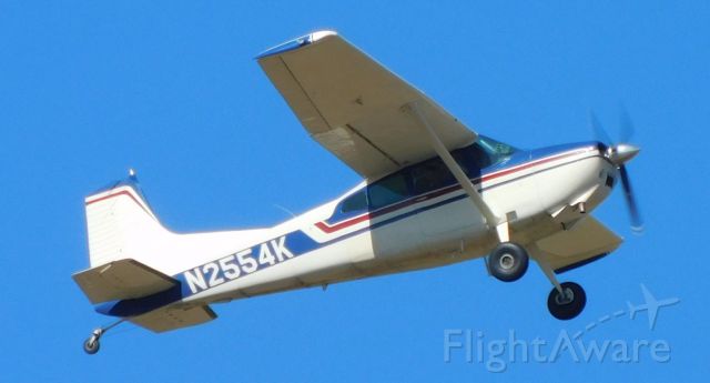 Cessna Skywagon 180 (N2554K) - N2554K at CVO 26th July 2020.
