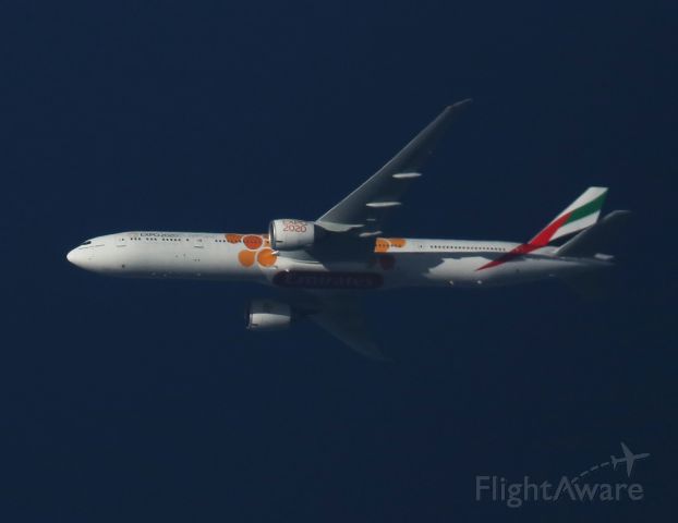 BOEING 777-300ER (A6-ECD) - le 1/09/2018 - B777 Emirates vertical Vendée ATH-EWR 34 000 ft