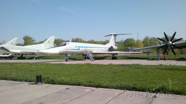 — — - TU-134ubl