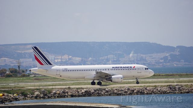 Airbus A320 (F-HBNH) - Spotter à l'aéroport de Marseille (AMP)
