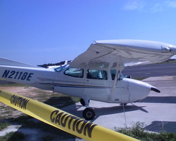 Cessna Skyhawk (N2118E) - High Winds That Damaged Plane At KDTS In Florida.