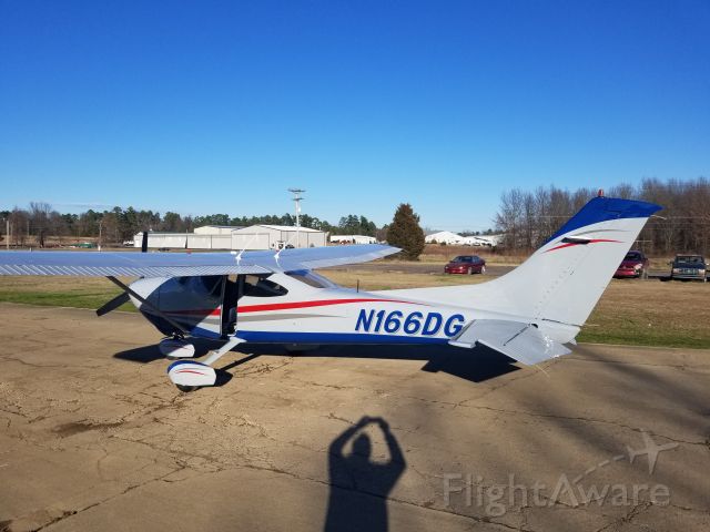 Cessna Skylane (N166DG)
