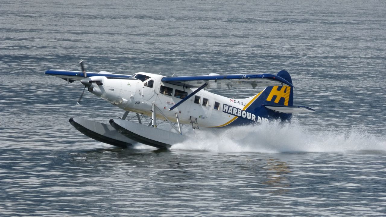 De Havilland Canada DHC-3 Otter (C-FHAJ) - A Harbour Air Ltd DHC-3 (Ser#406) landing CYHC on 5/19/13.