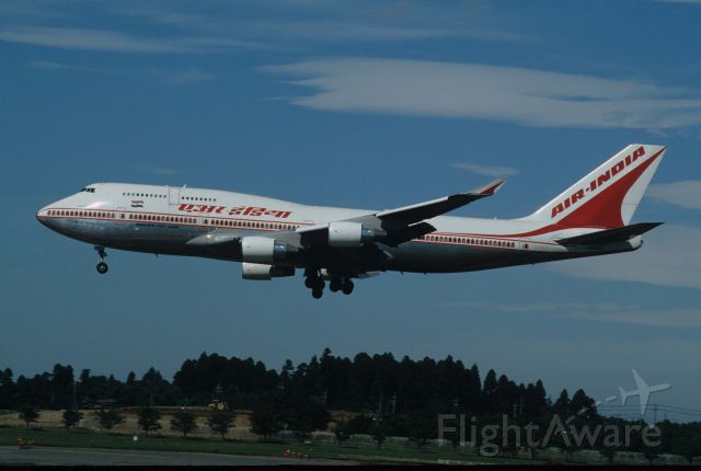 Boeing 747-400 (VT-EVA) - Short Final at Narita Intl Airport Rwy16R on 1997/07/09