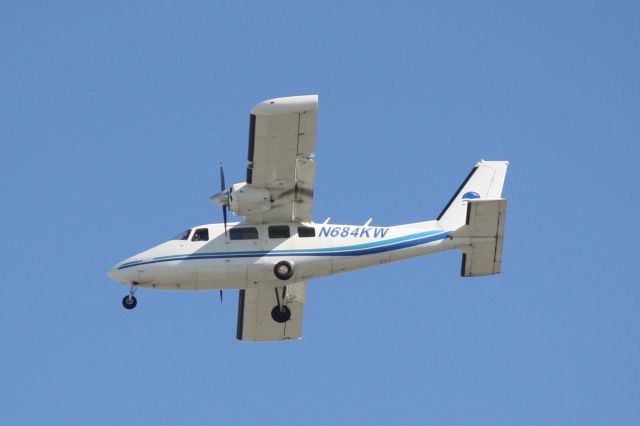 Partenavia P-68 (N684KW) - Vulcanair Observer (N684KW) arrives at Sarasota-Bradenton International Airport following flight from Key West International Airport