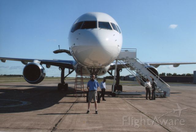 — — - Me in front of Barrack Obamas 757, campaigning for president 2008.