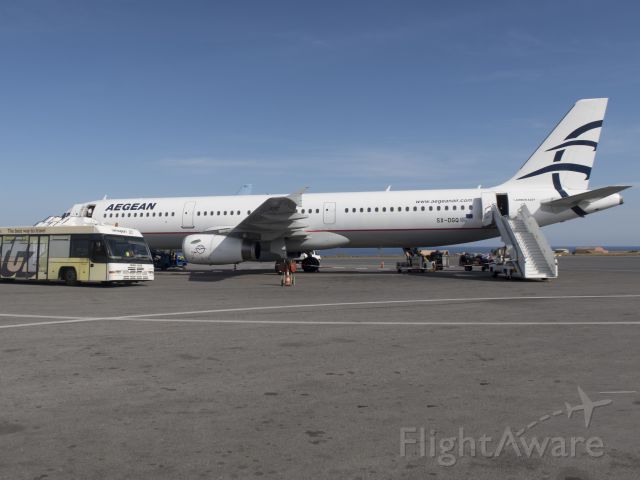 Airbus A321 (SX-DGQ) - 6 NOV 2016