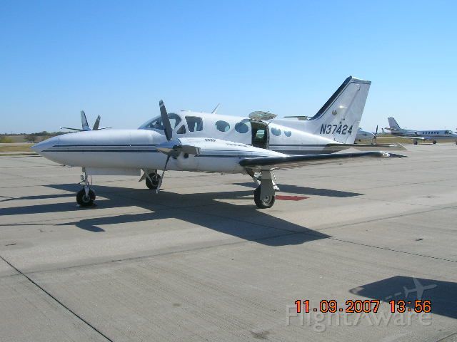 Cessna 421 (N34724) - on ramp 11-9-2007