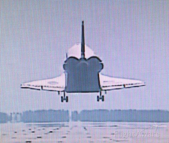 NASA — - Discovery Final Touch Down, Rwy 15 at Kennedy Space Center