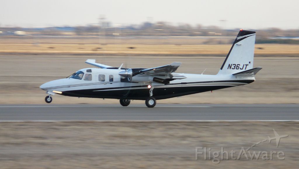 Gulfstream Aerospace Jetprop Commander (N36JT) - Landing Clovis Muni in December 2009