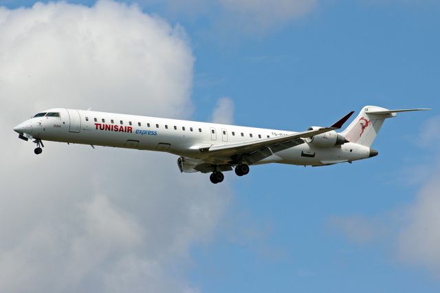Canadair Regional Jet CRJ-900 (TS-ISA)