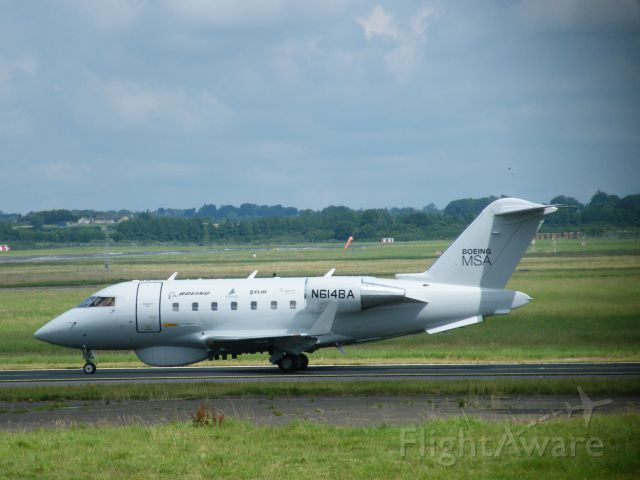 Canadair Challenger (N614BA) - N614BA CL 604 BOEING MSA departing snn 18/07/14 after displaying at a trade show in uk