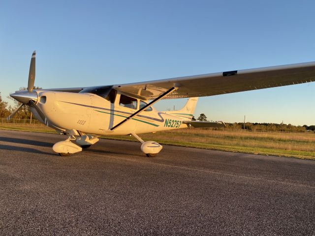 Cessna Skylane (N52757)