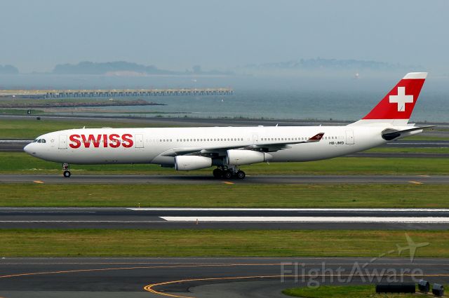 Airbus A330-300 (HB-JMD) - Swiss 54 taxiing in on Mike