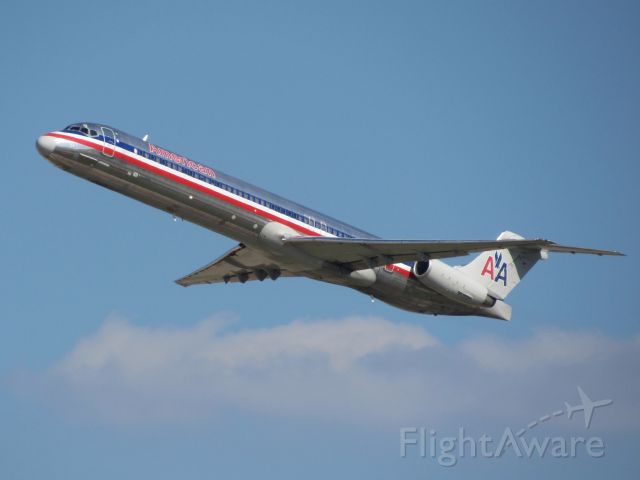 McDonnell Douglas MD-83 —