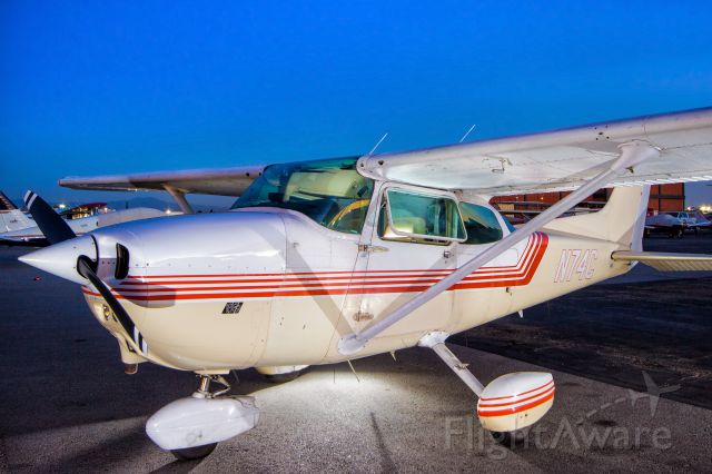 Cessna Skyhawk (N74C)