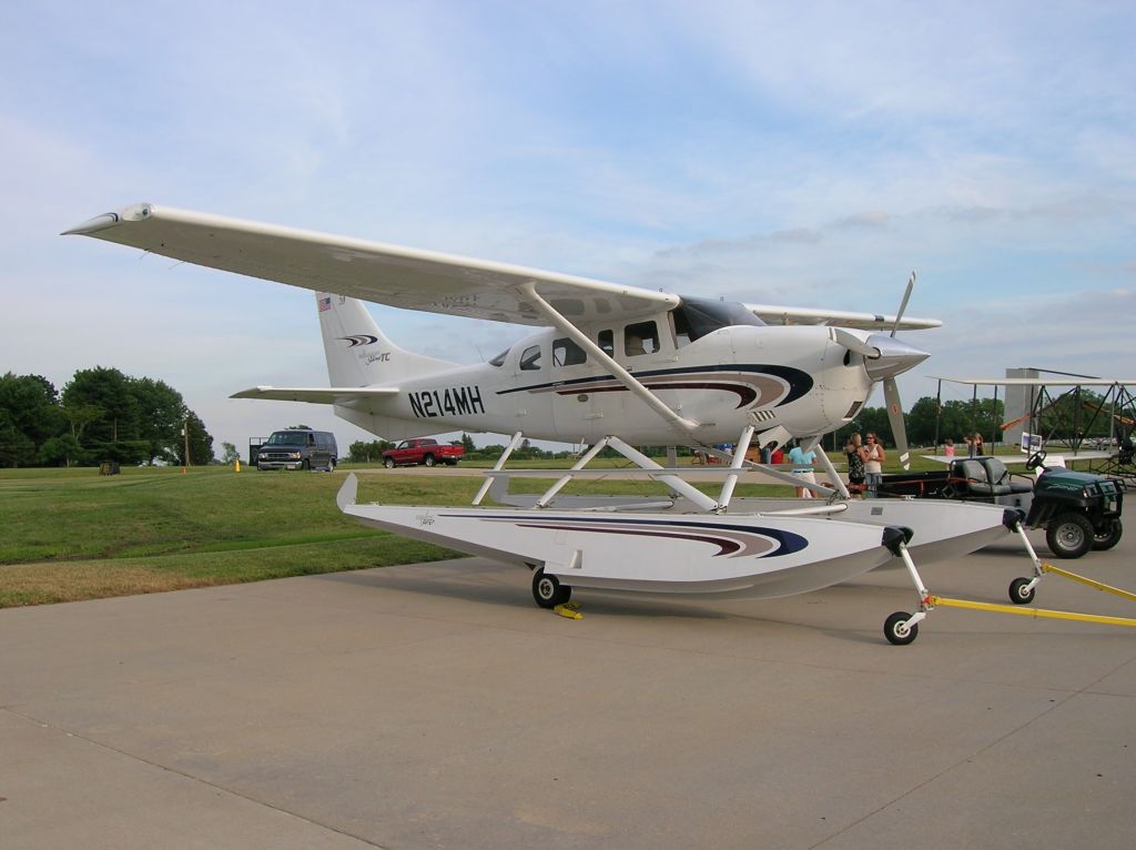 Cessna 206 Stationair (N214MH)