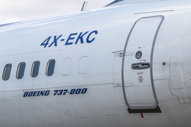 Boeing 737-800 (4X-EKC)