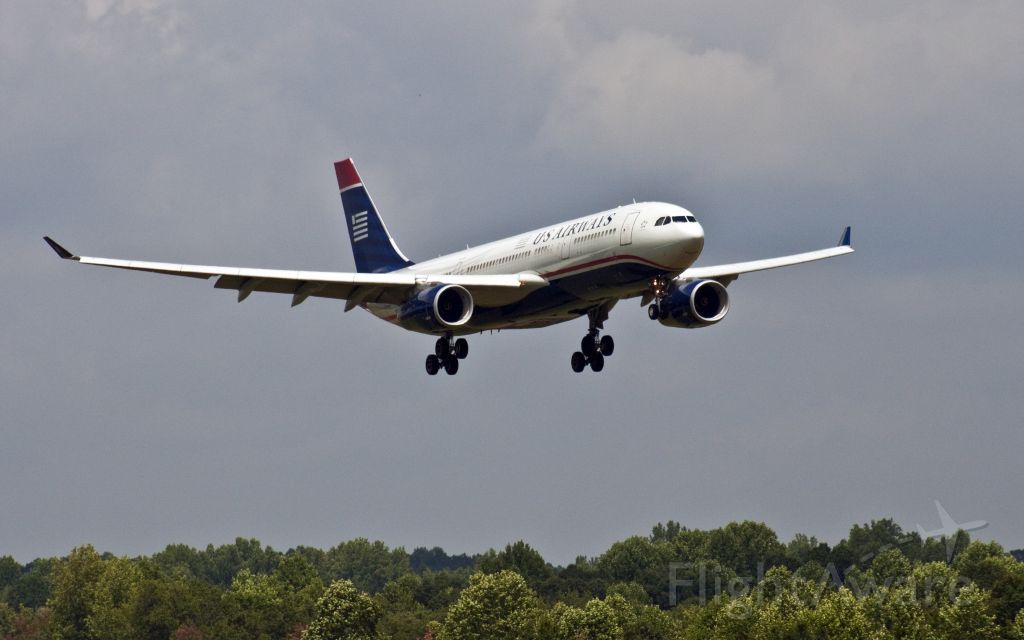 Airbus A330-200 (N281AY) - Landing in Charlotte on a hot August afternoon