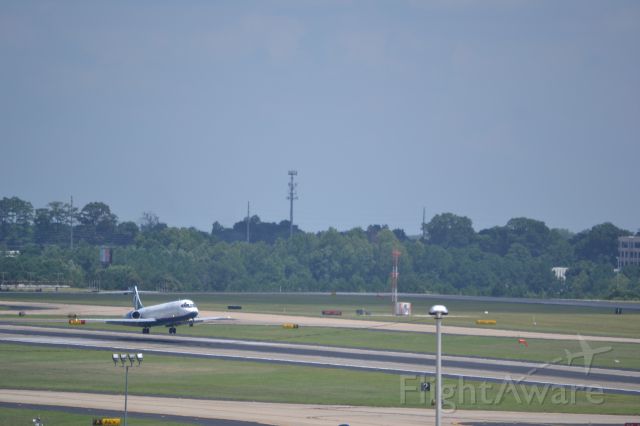 McDonnell Douglas MD-80 —